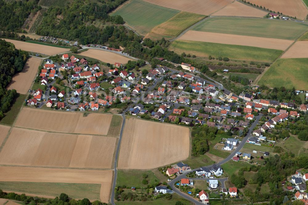 Himmelstadt von oben - Dorfkern am Feldrand in Himmelstadt im Bundesland Bayern, Deutschland