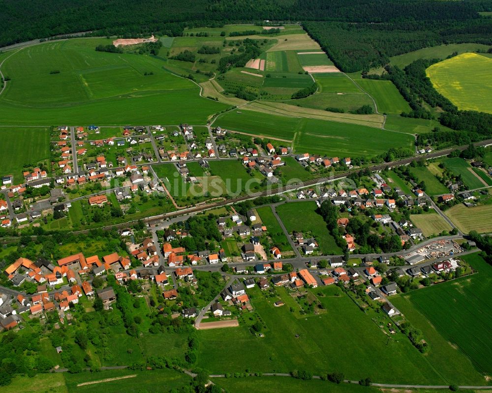 Hönebach von oben - Dorfkern am Feldrand in Hönebach im Bundesland Hessen, Deutschland