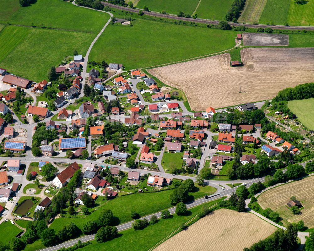 Luftbild Hochdorf - Dorfkern am Feldrand in Hochdorf im Bundesland Baden-Württemberg, Deutschland