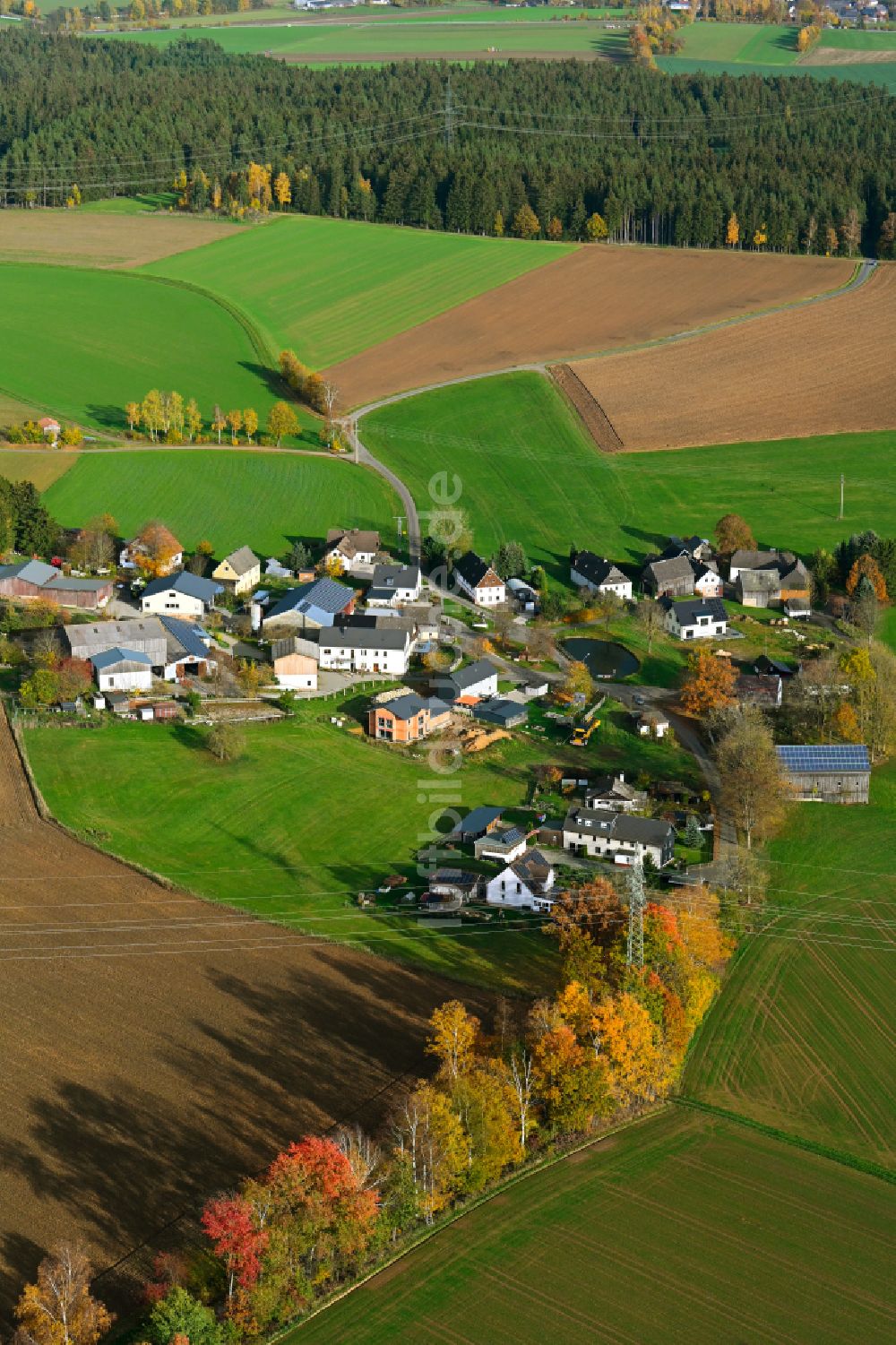 Luftaufnahme Hohenbuch - Dorfkern am Feldrand in Hohenbuch im Bundesland Bayern, Deutschland