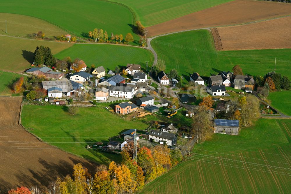 Hohenbuch von oben - Dorfkern am Feldrand in Hohenbuch im Bundesland Bayern, Deutschland