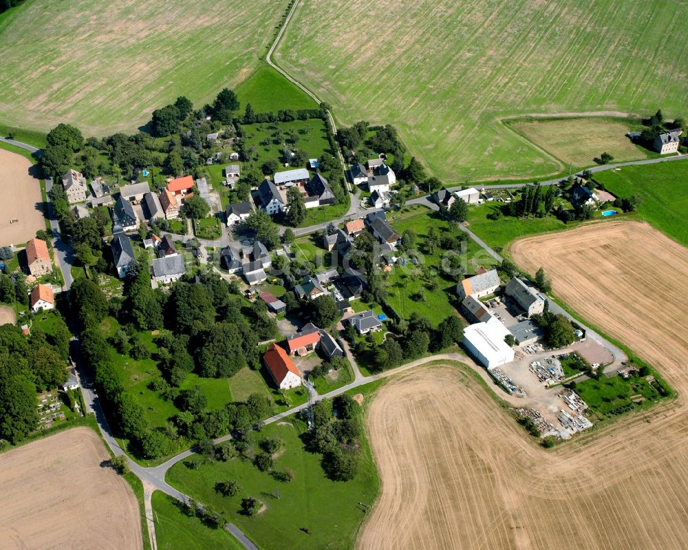 Hohenkirchen von oben - Dorfkern am Feldrand in Hohenkirchen im Bundesland Sachsen, Deutschland