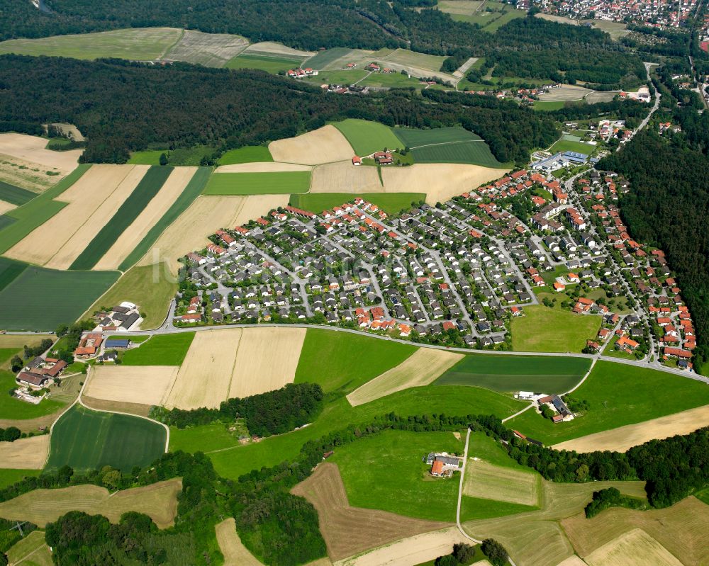 Luftaufnahme Holzen - Dorfkern am Feldrand in Holzen im Bundesland Bayern, Deutschland