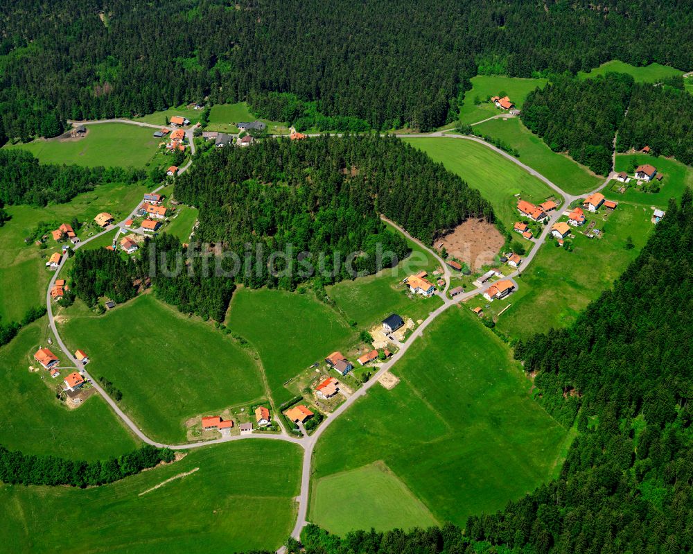 Holzfreyung aus der Vogelperspektive: Dorfkern am Feldrand in Holzfreyung im Bundesland Bayern, Deutschland