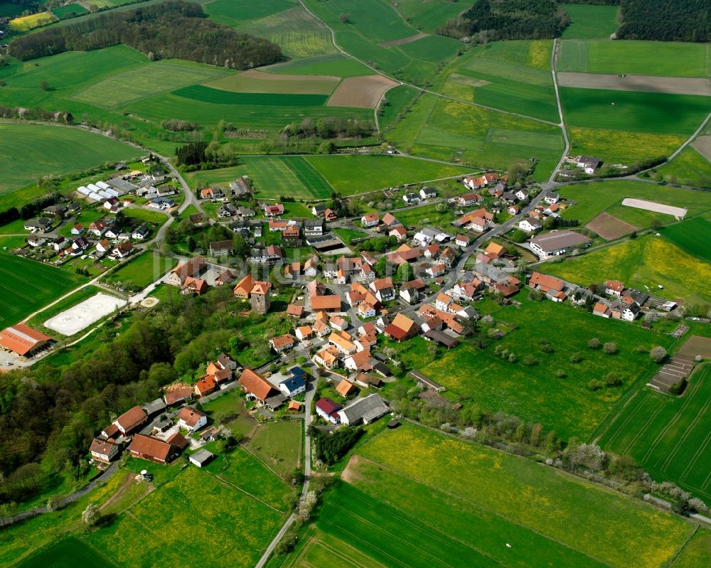 Luftbild Holzheim - Dorfkern am Feldrand in Holzheim im Bundesland Hessen, Deutschland