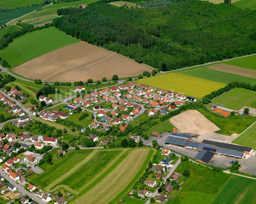 Hürbel von oben - Dorfkern am Feldrand in Hürbel im Bundesland Baden-Württemberg, Deutschland