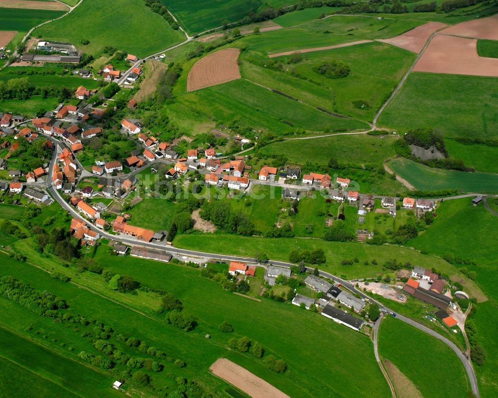 Iba von oben - Dorfkern am Feldrand in Iba im Bundesland Hessen, Deutschland