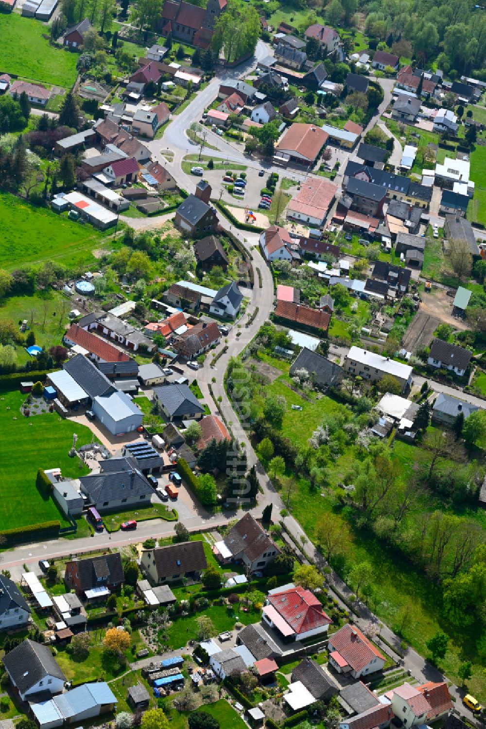 Luftbild Iden - Dorfkern am Feldrand in Iden im Bundesland Sachsen-Anhalt, Deutschland