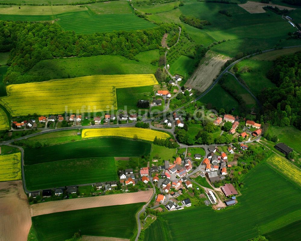 Luftaufnahme Imshausen - Dorfkern am Feldrand in Imshausen im Bundesland Hessen, Deutschland