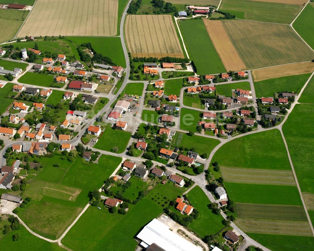 Luftbild Inneringen - Dorfkern am Feldrand in Inneringen im Bundesland Baden-Württemberg, Deutschland