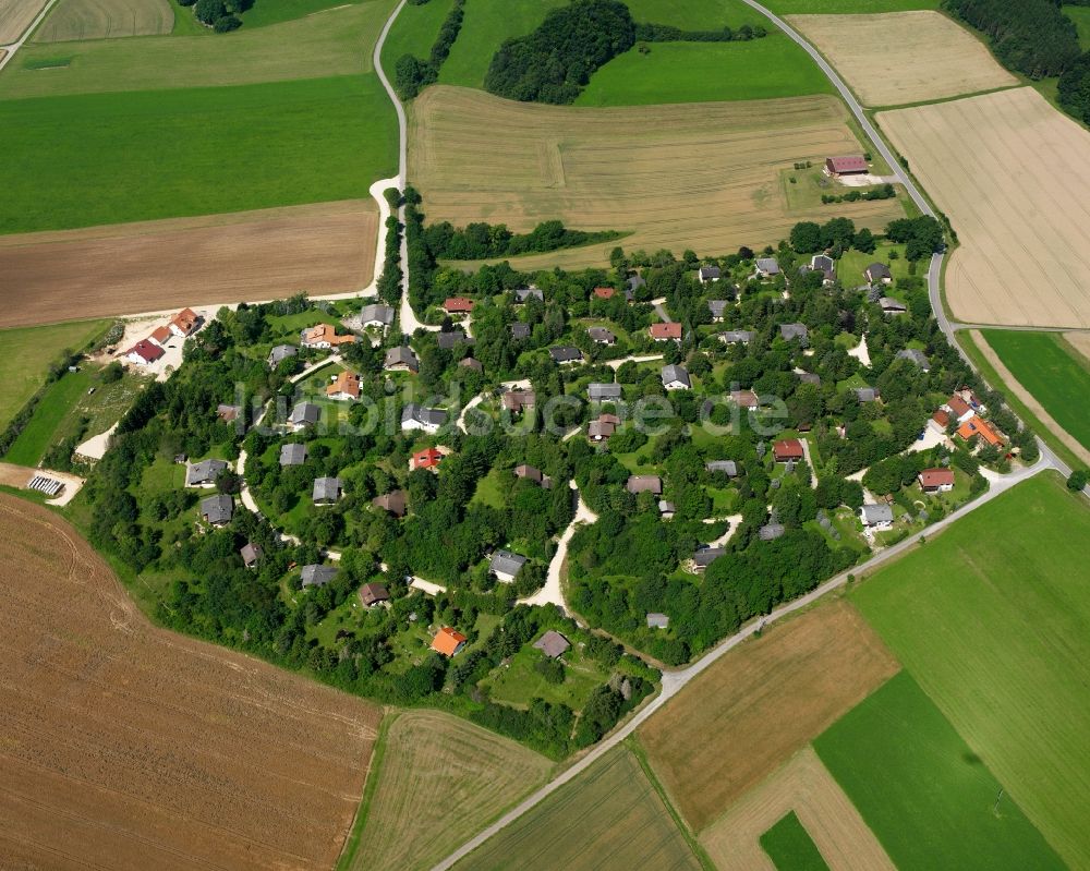 Luftaufnahme Inneringen - Dorfkern am Feldrand in Inneringen im Bundesland Baden-Württemberg, Deutschland