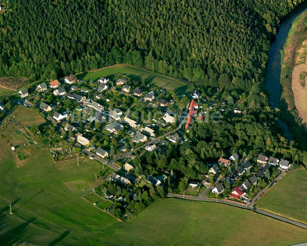 Luftbild Irchwitz - Dorfkern am Feldrand in Irchwitz im Bundesland Thüringen, Deutschland