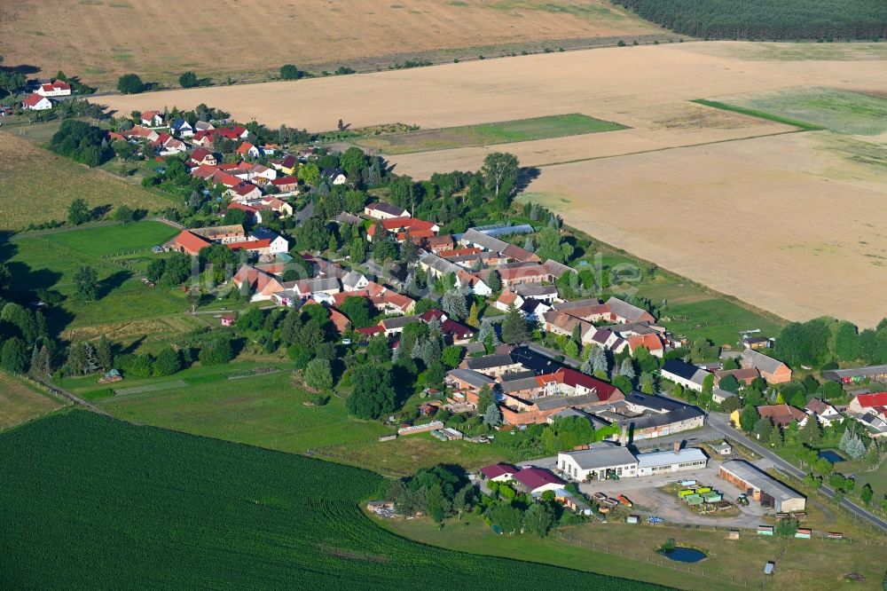 Jagsal von oben - Dorfkern am Feldrand in Jagsal im Bundesland Brandenburg, Deutschland