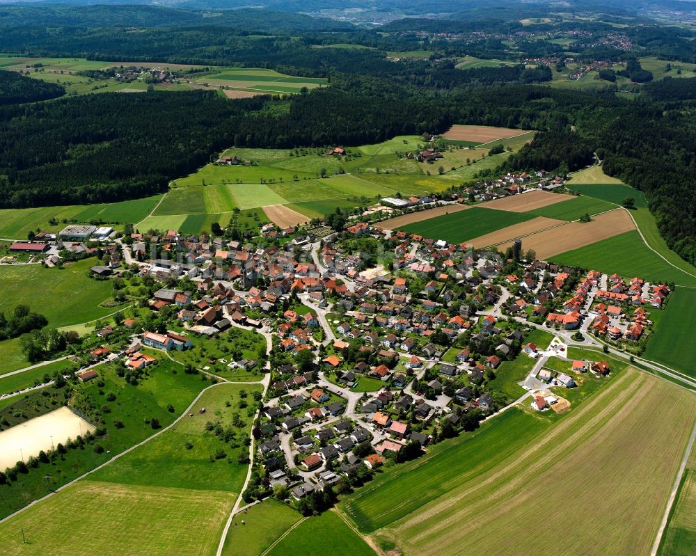 Luftaufnahme Kaisersbach - Dorfkern am Feldrand in Kaisersbach im Bundesland Baden-Württemberg, Deutschland