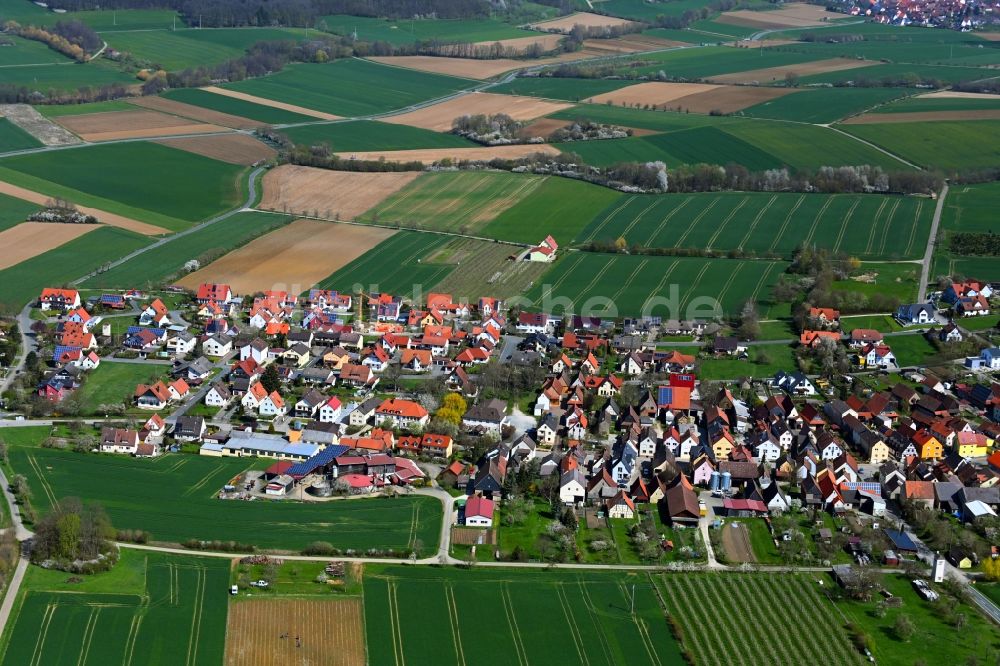 Luftbild Kauernhofen - Dorfkern am Feldrand in Kauernhofen im Bundesland Bayern, Deutschland