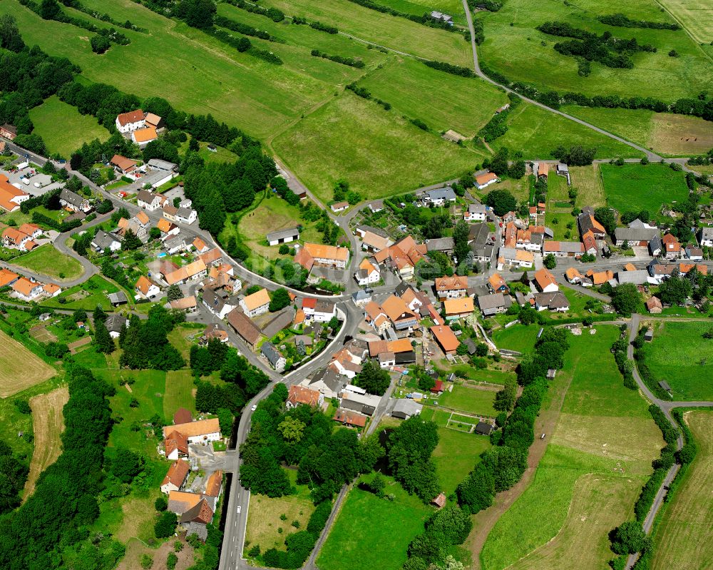 Luftaufnahme Kestrich - Dorfkern am Feldrand in Kestrich im Bundesland Hessen, Deutschland