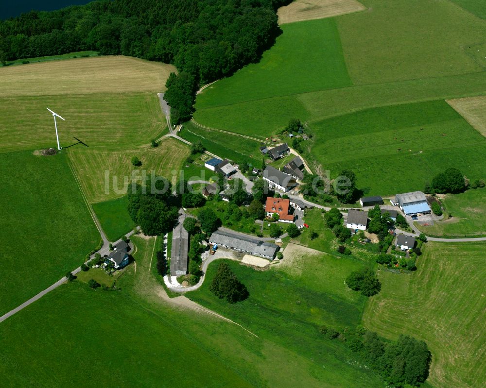 Kierspe aus der Vogelperspektive: Dorfkern am Feldrand in Kierspe im Bundesland Nordrhein-Westfalen, Deutschland