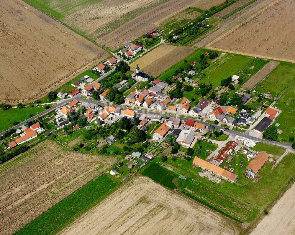 Luftbild Kleinkeula - Dorfkern am Feldrand in Kleinkeula im Bundesland Thüringen, Deutschland
