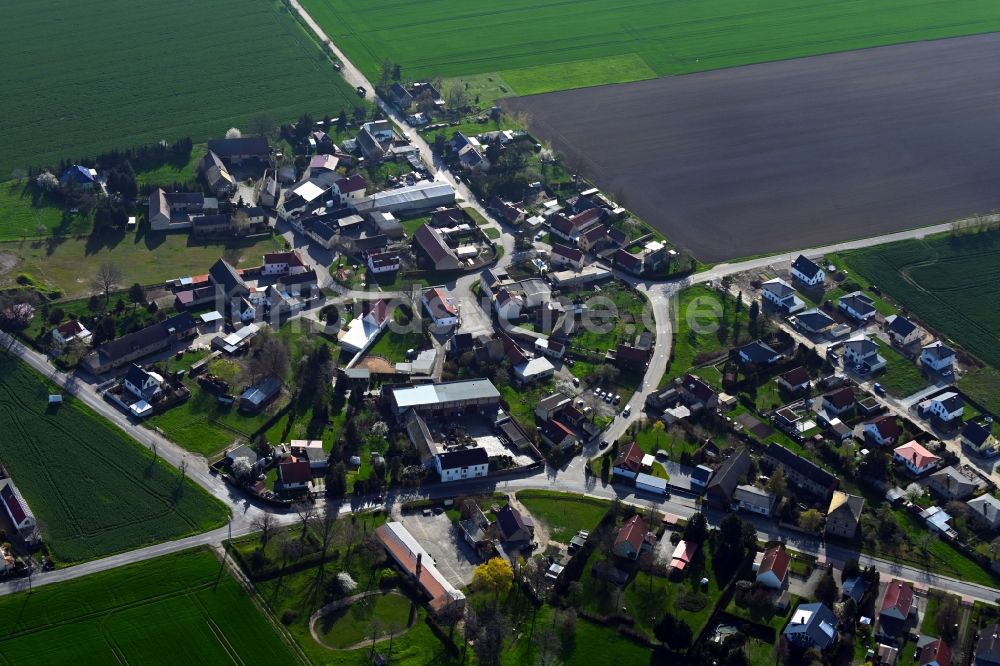 Kleinschkorlopp von oben - Dorfkern am Feldrand in Kleinschkorlopp im Bundesland Sachsen, Deutschland