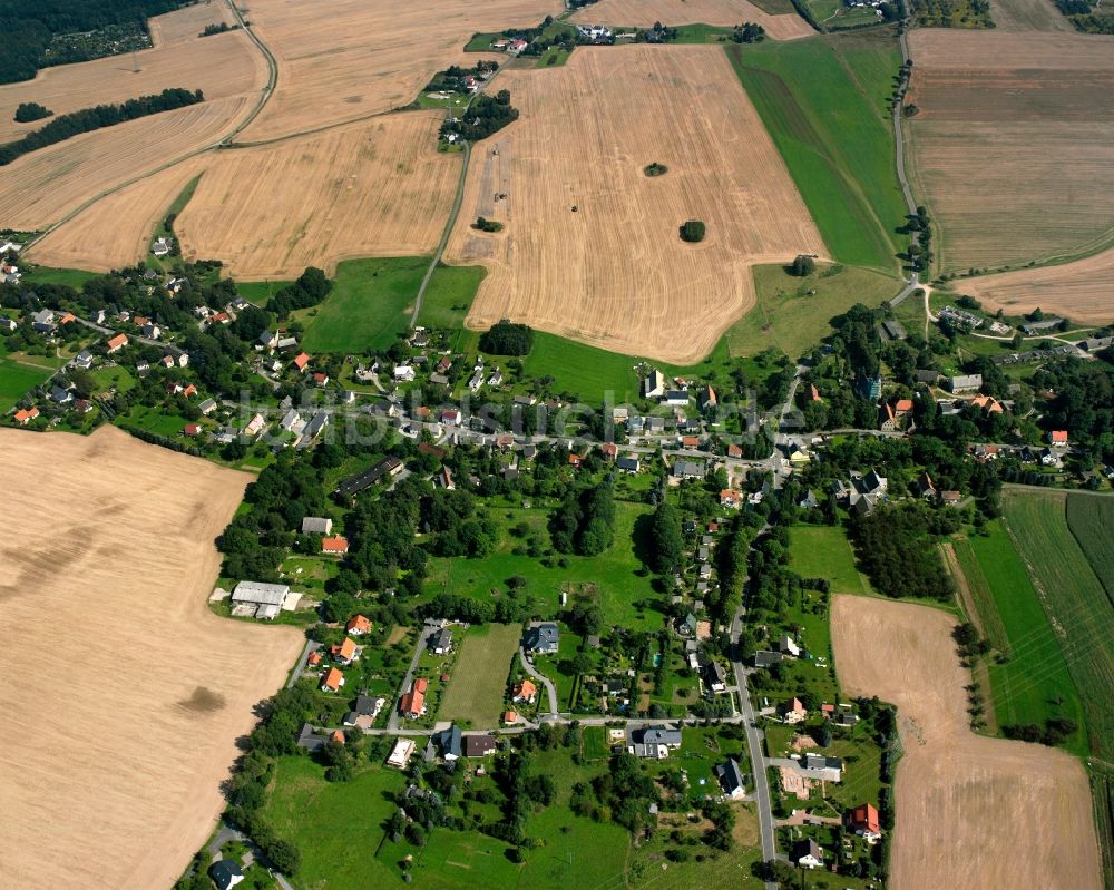 Luftaufnahme Kleinwaltersdorf - Dorfkern am Feldrand in Kleinwaltersdorf im Bundesland Sachsen, Deutschland