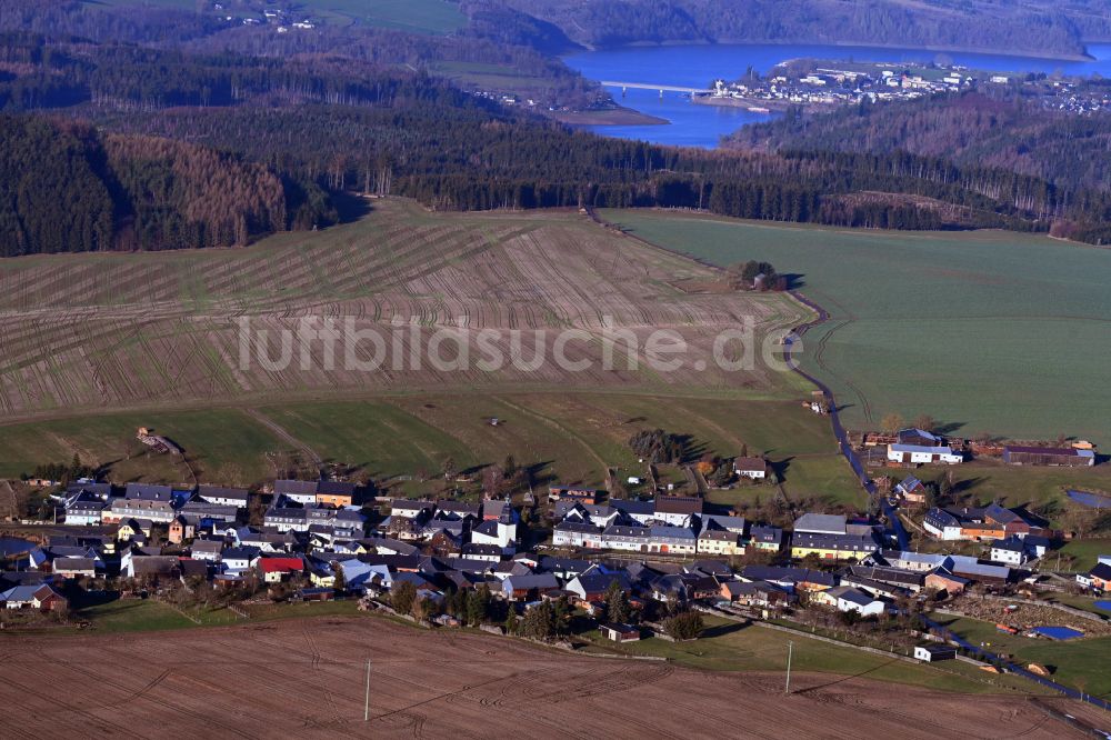 Kolba aus der Vogelperspektive: Dorfkern am Feldrand in Kolba im Bundesland Thüringen, Deutschland