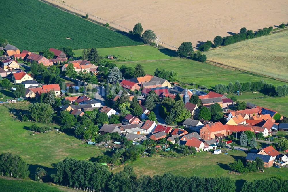 Luftbild Körba - Dorfkern am Feldrand in Körba im Bundesland Brandenburg, Deutschland