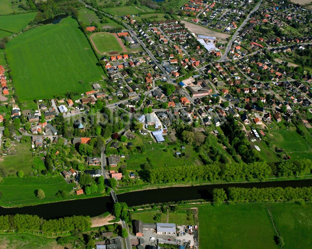 Krummesse aus der Vogelperspektive: Dorfkern am Feldrand in Krummesse im Bundesland Schleswig-Holstein, Deutschland