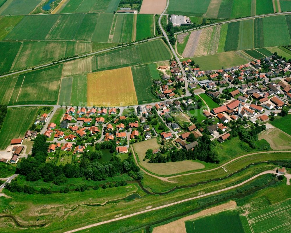 Kößnach aus der Vogelperspektive: Dorfkern am Feldrand in Kößnach im Bundesland Bayern, Deutschland