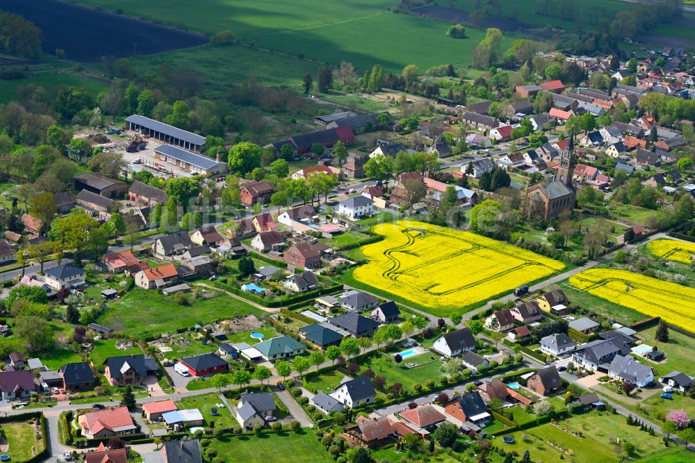 Luftaufnahme Langen - Dorfkern am Feldrand in Langen im Bundesland Brandenburg, Deutschland