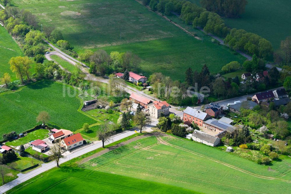Luftaufnahme Langen - Dorfkern am Feldrand in Langen im Bundesland Brandenburg, Deutschland