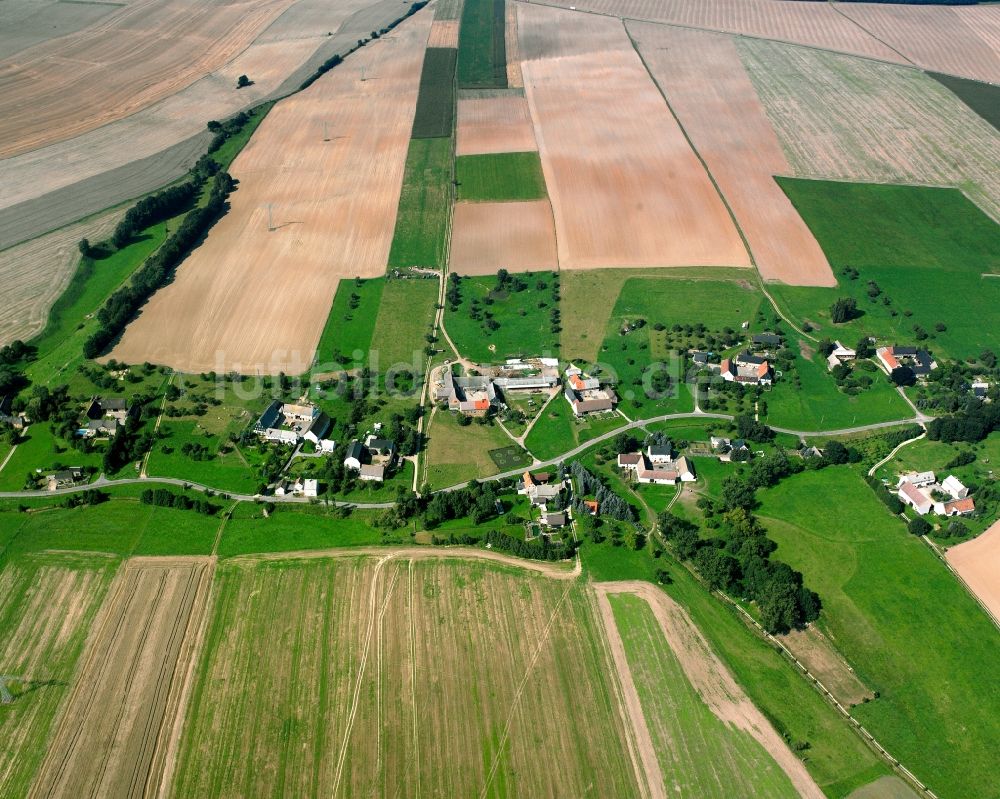 Luftaufnahme Langenleuba-Oberhain - Dorfkern am Feldrand in Langenleuba-Oberhain im Bundesland Sachsen, Deutschland