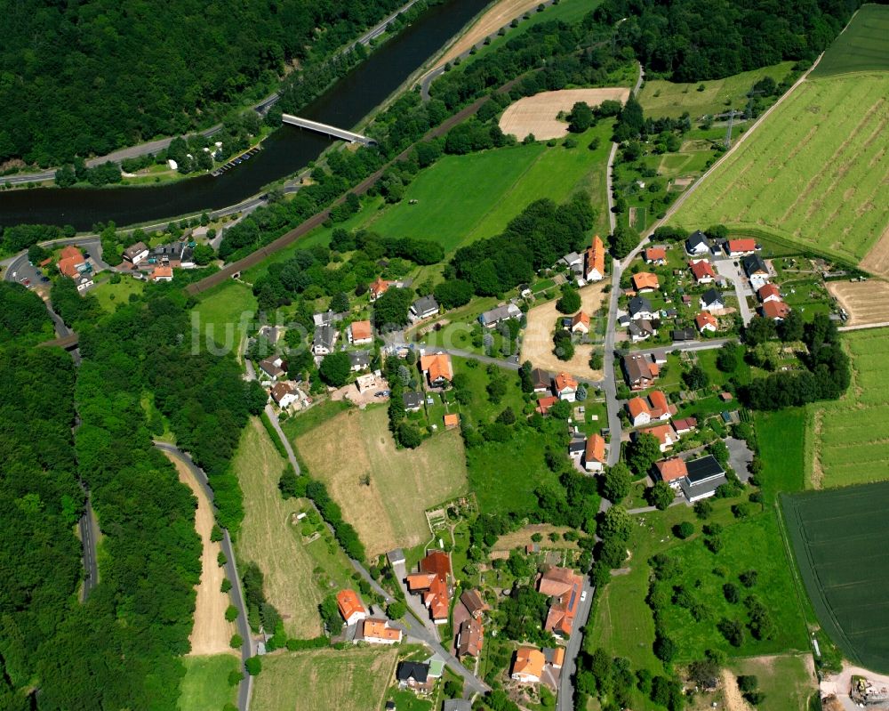 Luftaufnahme Laubach - Dorfkern am Feldrand in Laubach im Bundesland Niedersachsen, Deutschland