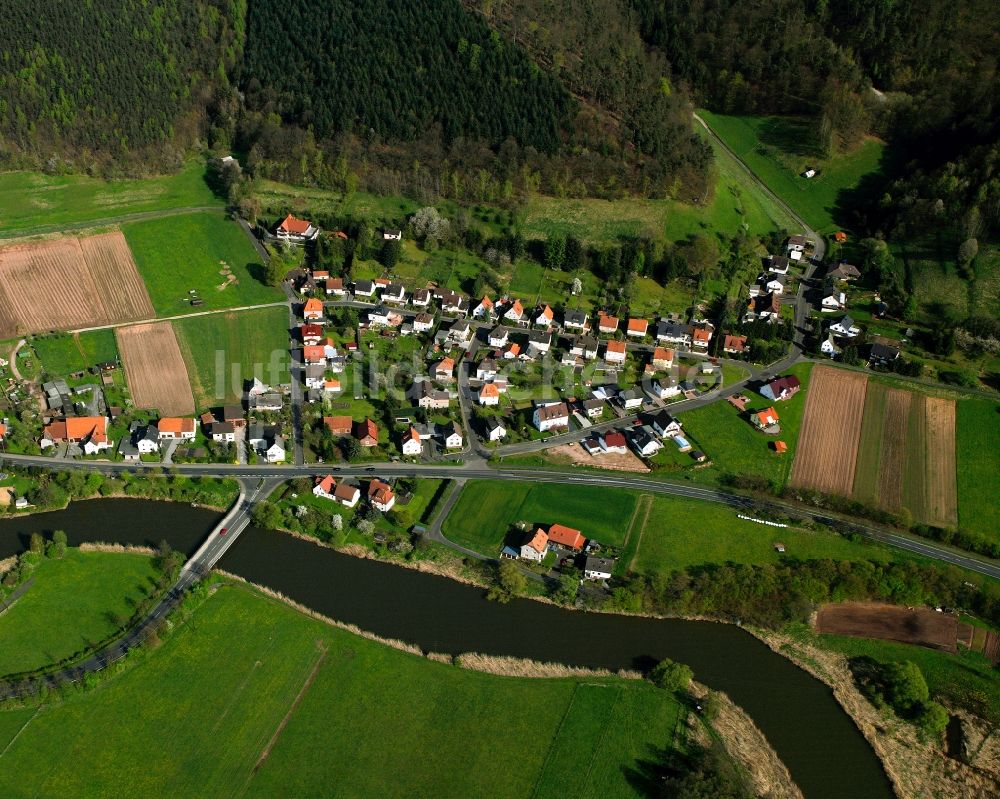 Luftaufnahme Lengers - Dorfkern am Feldrand in Lengers im Bundesland Hessen, Deutschland