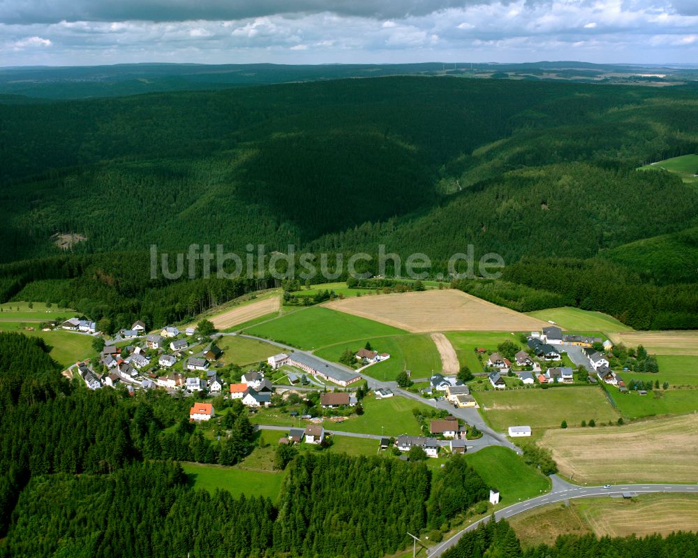 Luftbild Lerchenhügel - Dorfkern am Feldrand in Lerchenhügel im Bundesland Bayern, Deutschland