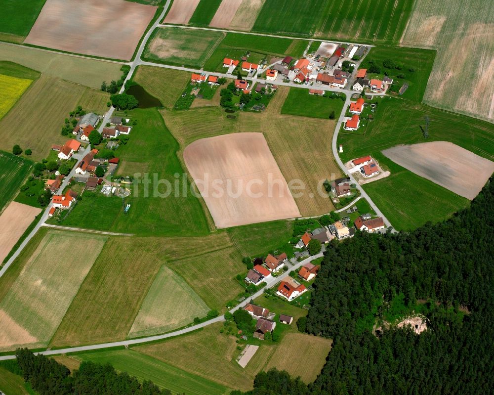 Lichtenau aus der Vogelperspektive: Dorfkern am Feldrand in Lichtenau im Bundesland Bayern, Deutschland