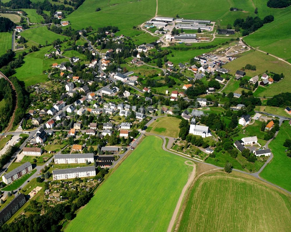 Lichtenberg/Erzgebirge von oben - Dorfkern am Feldrand in Lichtenberg/Erzgebirge im Bundesland Sachsen, Deutschland