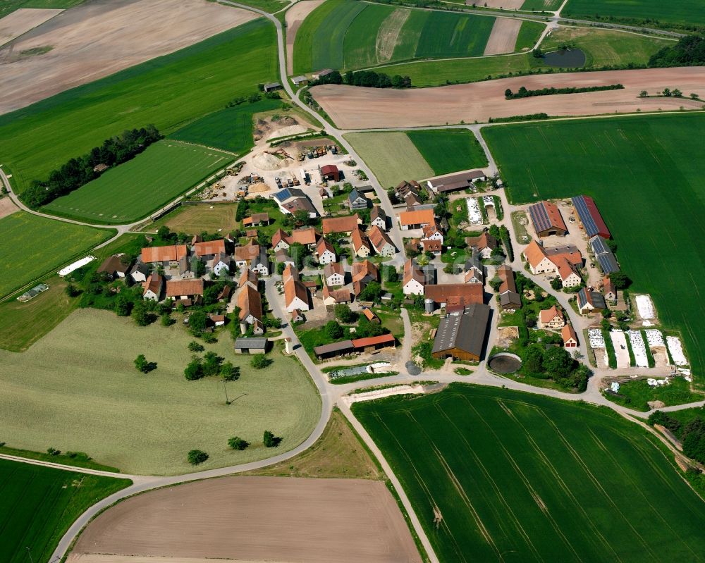 Luftaufnahme Lindach - Dorfkern am Feldrand in Lindach im Bundesland Bayern, Deutschland