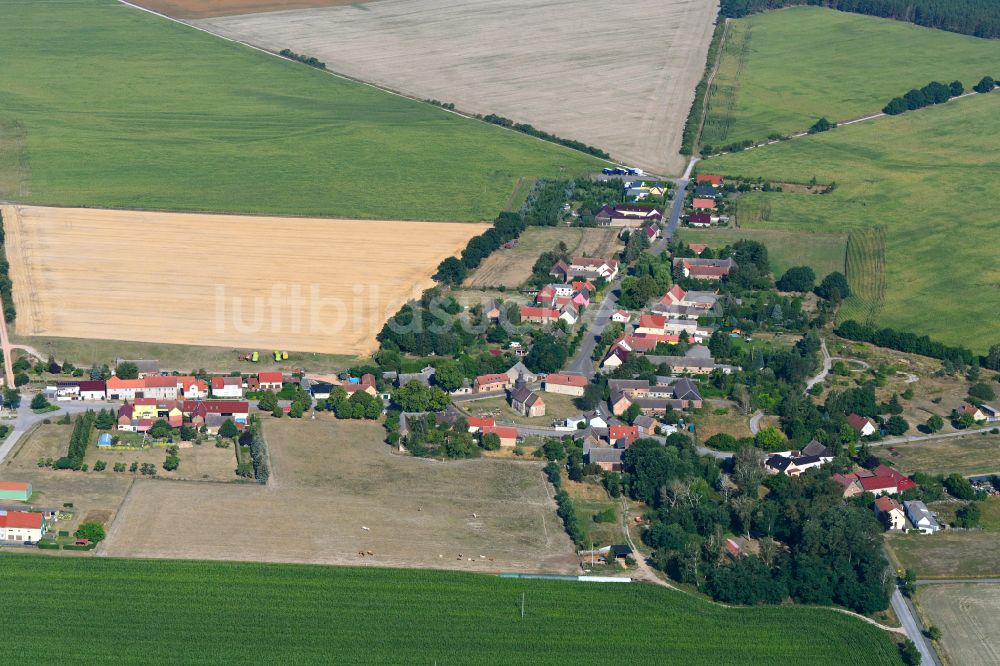 Luftbild Lindow - Dorfkern am Feldrand in Lindow im Bundesland Brandenburg, Deutschland