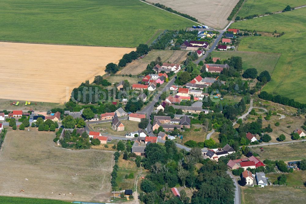 Luftbild Lindow - Dorfkern am Feldrand in Lindow im Bundesland Brandenburg, Deutschland