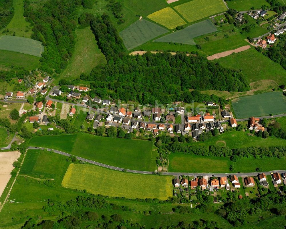 Lispenhausen aus der Vogelperspektive: Dorfkern am Feldrand in Lispenhausen im Bundesland Hessen, Deutschland