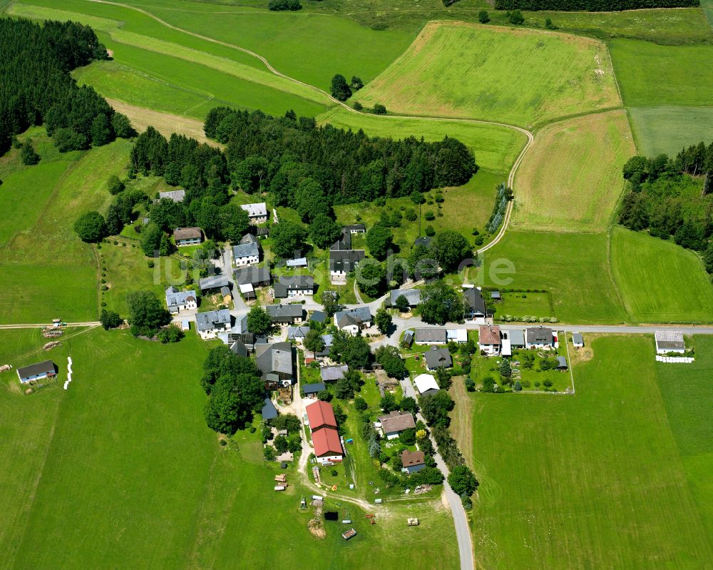 Luftaufnahme Lochau - Dorfkern am Feldrand in Lochau im Bundesland Bayern, Deutschland