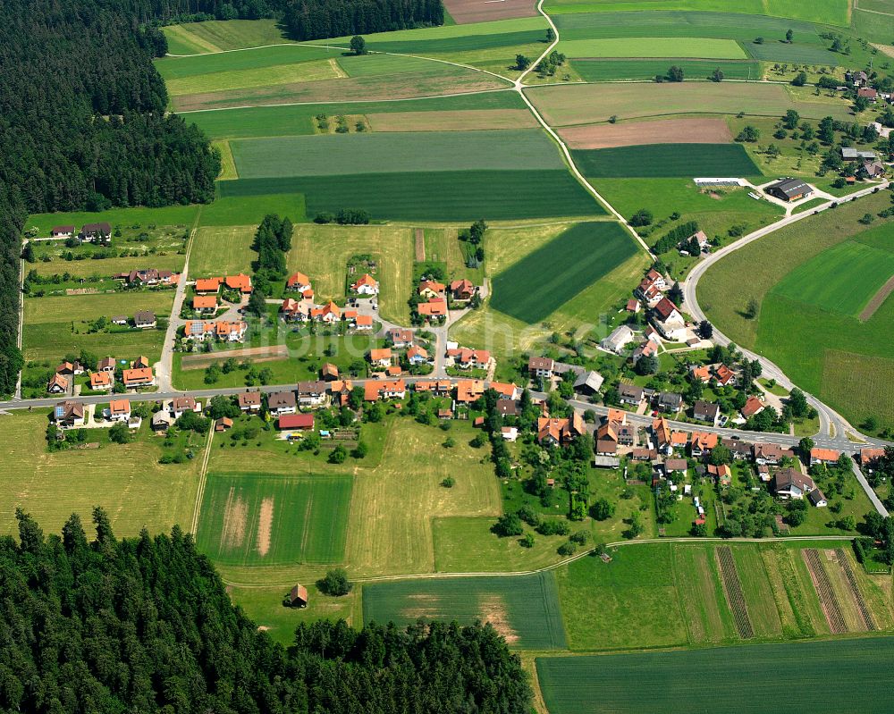 Luftaufnahme Maisenbach-Zainen - Dorfkern am Feldrand in Maisenbach-Zainen im Bundesland Baden-Württemberg, Deutschland