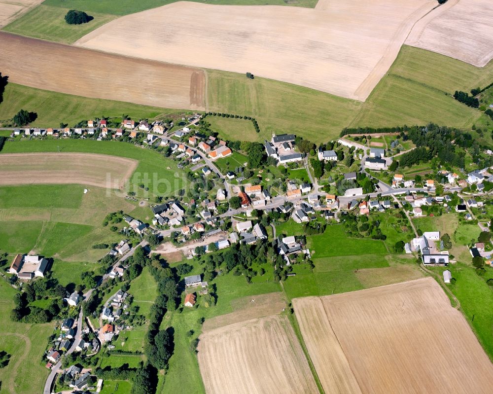 Marbach aus der Vogelperspektive: Dorfkern am Feldrand in Marbach im Bundesland Sachsen, Deutschland