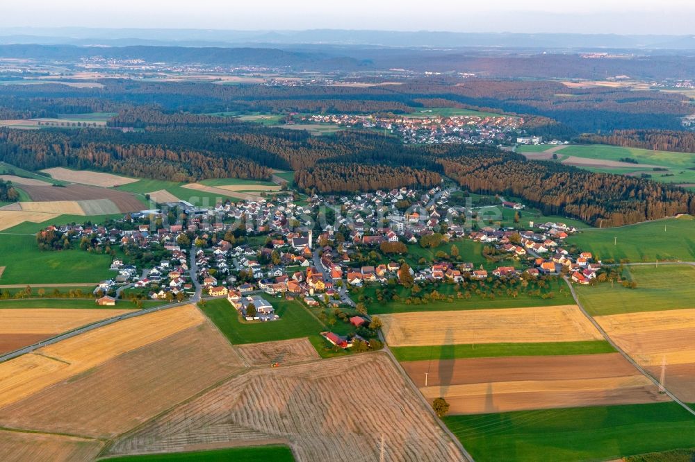 Luftaufnahme Marschalkenzimmern - Dorfkern am Feldrand in Marschalkenzimmern im Bundesland Baden-Württemberg, Deutschland