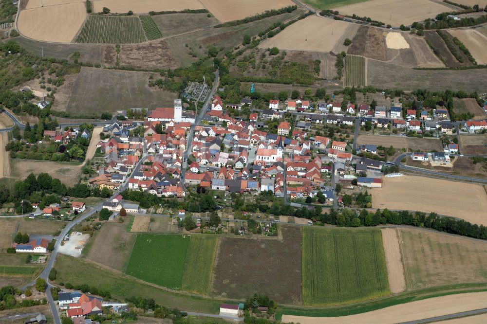 Luftaufnahme Müdesheim - Dorfkern am Feldrand in Müdesheim im Bundesland Bayern, Deutschland