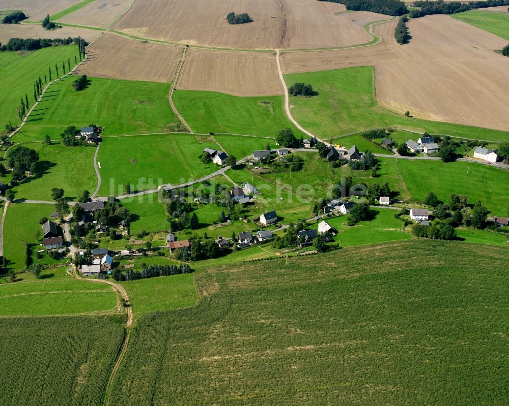 Luftaufnahme Müdisdorf - Dorfkern am Feldrand in Müdisdorf im Bundesland Sachsen, Deutschland