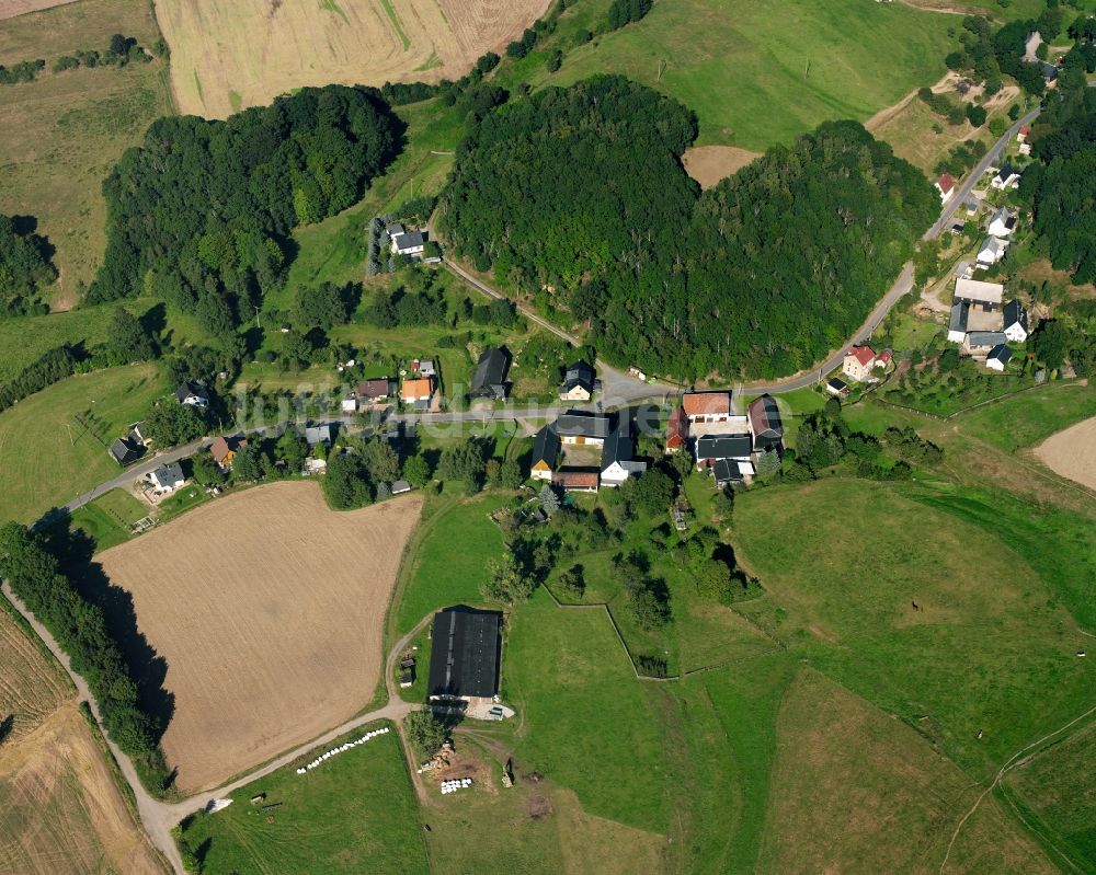 Luftaufnahme Mühlbach - Dorfkern am Feldrand in Mühlbach im Bundesland Sachsen, Deutschland