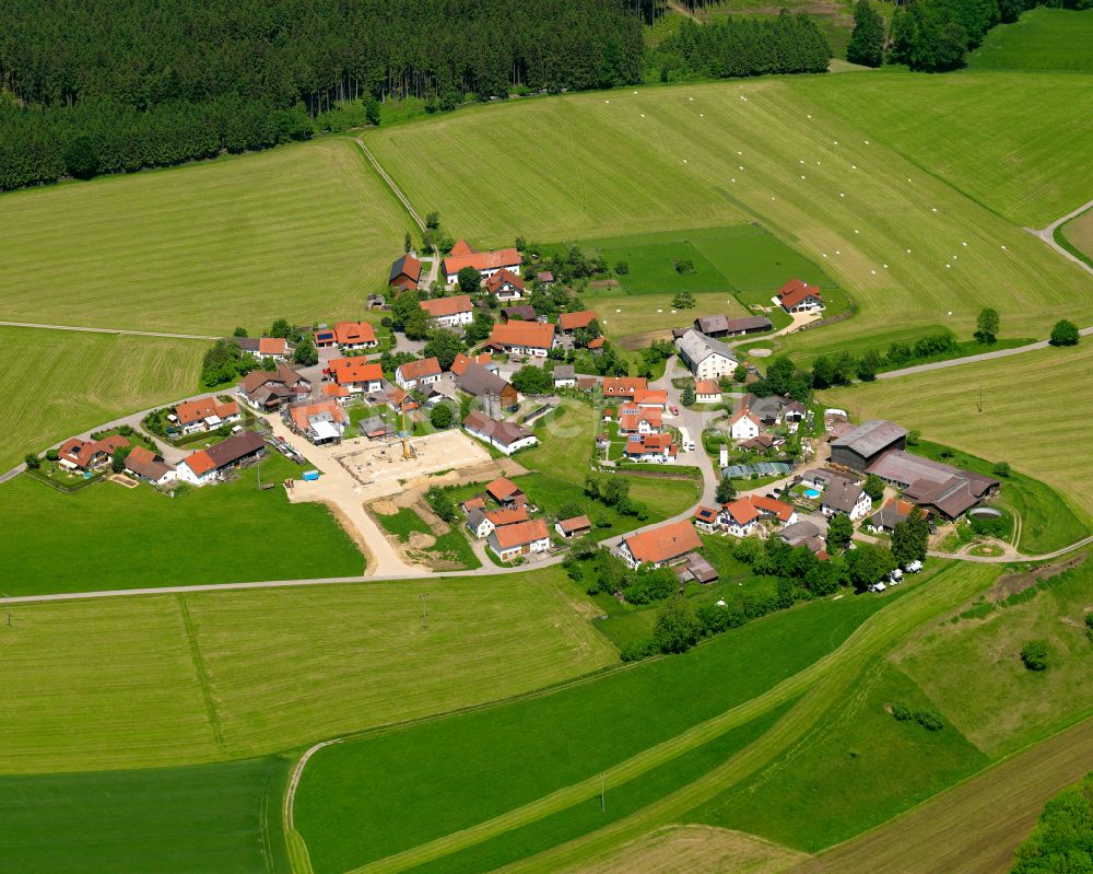Luftbild Mühlberg - Dorfkern am Feldrand in Mühlberg im Bundesland Baden-Württemberg, Deutschland