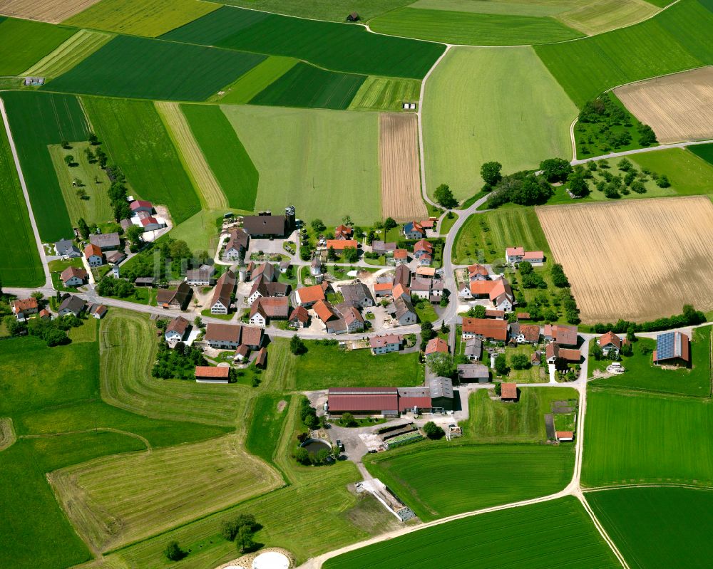 Luftbild Minderreuti - Dorfkern am Feldrand in Minderreuti im Bundesland Baden-Württemberg, Deutschland