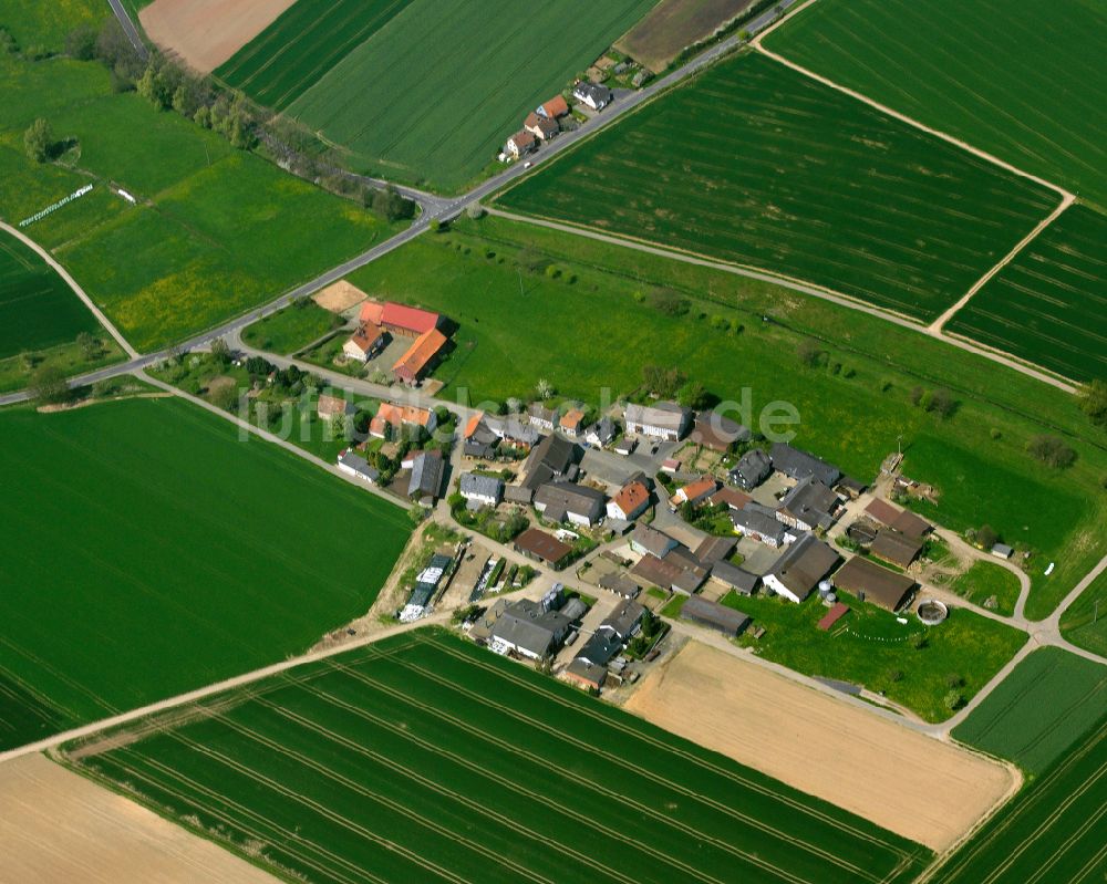 Münch-Leusel aus der Vogelperspektive: Dorfkern am Feldrand in Münch-Leusel im Bundesland Hessen, Deutschland